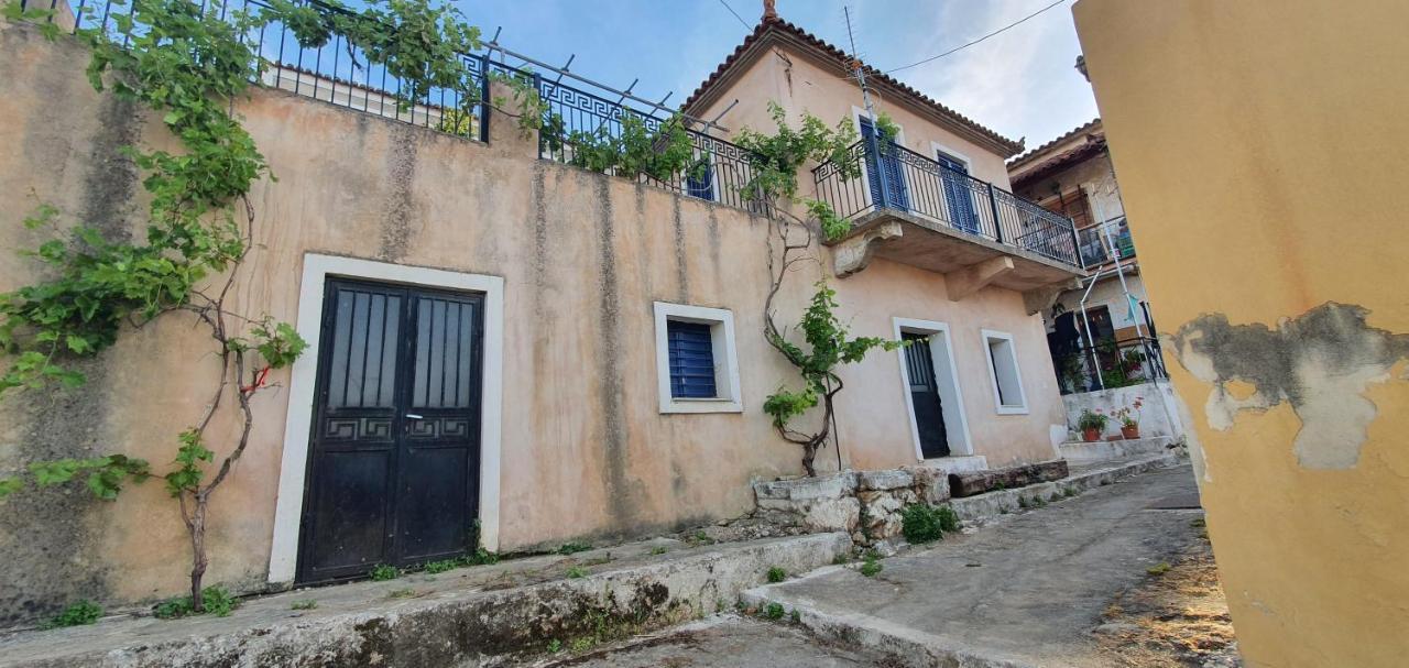 Traditional Hillside Cottage Gythio Luaran gambar